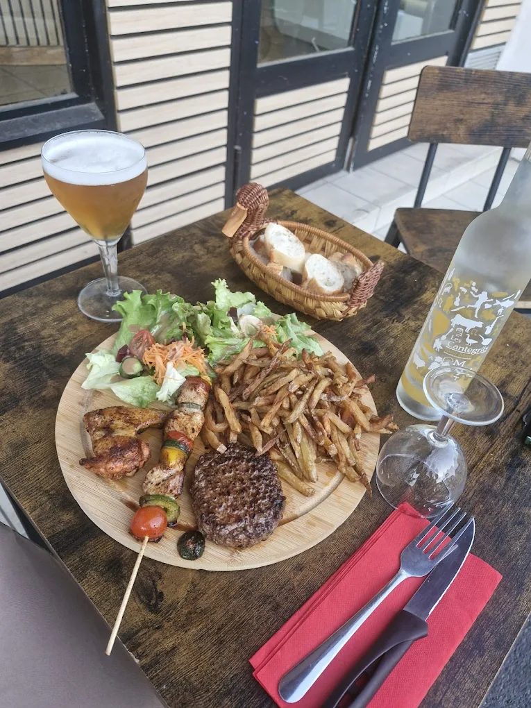 Assiette généreuse de cuisine fait maison à Auch